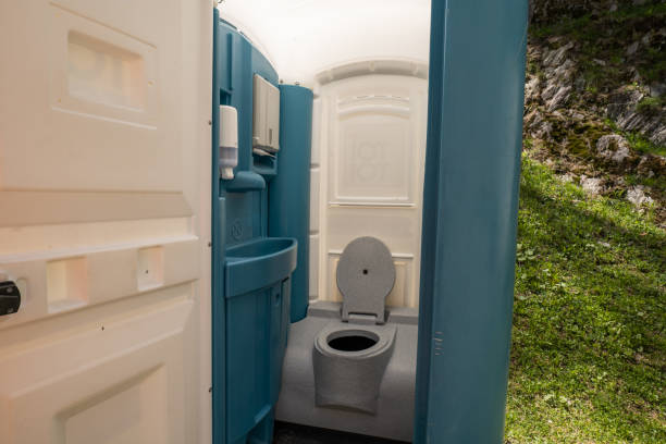 Affordable portable toilet rental in Marquette, MI